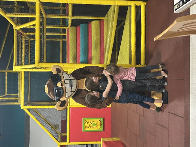 Come Play With Your Kids at Off The Wall Kids — Parents Belong in the Structure Too (London)